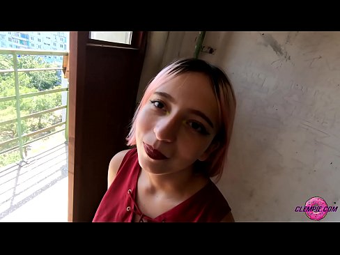 ❤️ Studint Sensual sûget in frjemdling yn 'e bûtenwrâld - Cum op syn gesicht Porno fb by porno fy.eviewporn-com.ru ❤